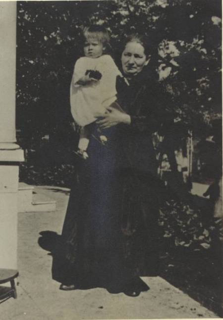 Clara (Buechler) Gross holding Matt Gross abt 1922.