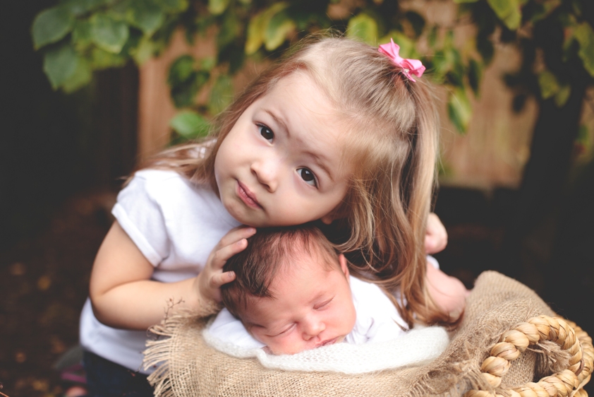 09052013: Ella and baby sister, Paisley.