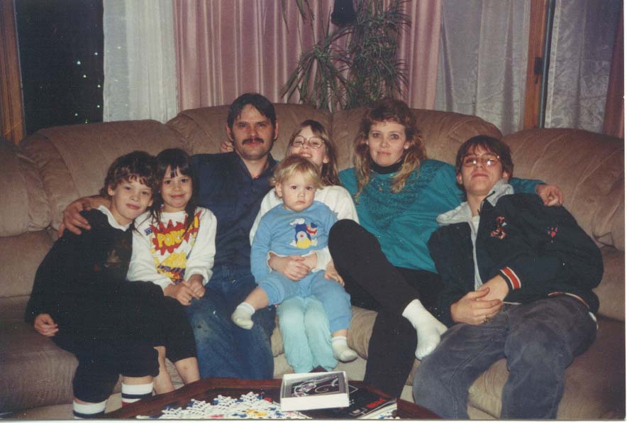 David and Gloria's Family taken in 2001