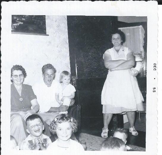Dec 1955:Aunt Mary Wald, Henry Keller and his five children.  Stanging Margaret Weighle