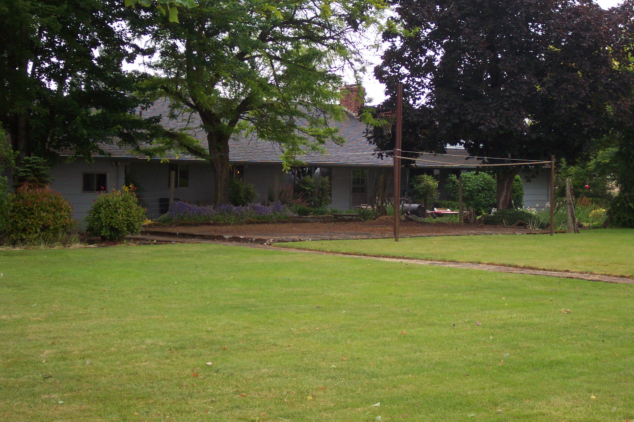 Myron and Keven's second farm, Oster II, Woodburn, Oregon, June 2007