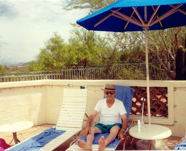 Pius on vacation in Phoenix on 8/02/2002